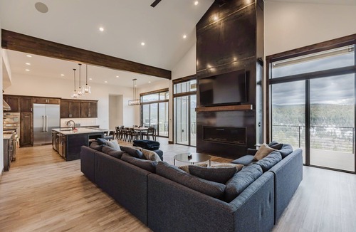 San Juan River Village House | Luxury Listing | A/C, Hot Tub, Close to Skiing, Incredible Mountain Views