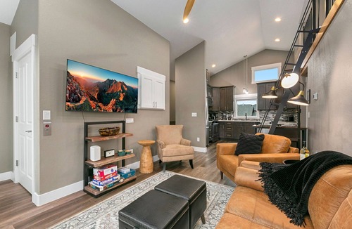 River Rock Apartment | Luxury Living – Walk to Poudre Trail and Old Town!