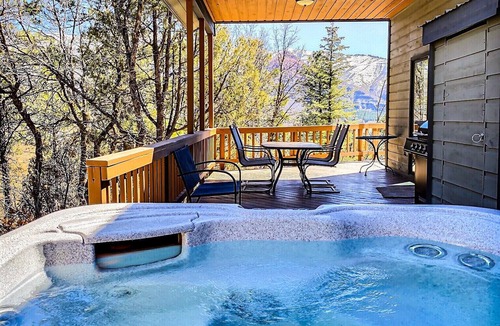 Hermosa House | Luxury Lodge ✨Close to Ski Hill & Durango 🏔️ Hot Tub with Mountain Views