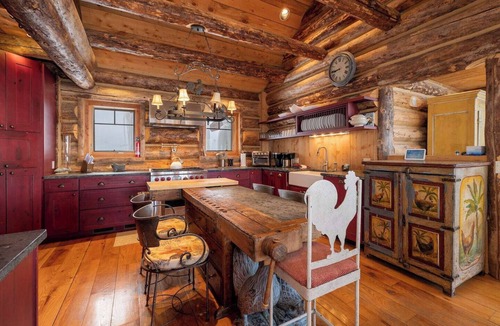 Sunset Ridge Ski Chalet | Luxury Lodge Retreat, 360 Views, Hot tub, Views!