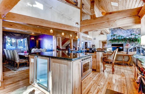 Three Peaks House | Luxury Lodge w/Hot Tub, Unimaginable Views; Room for 12 & Near Six Resorts!