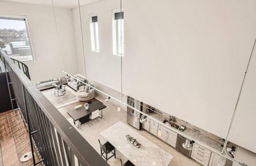 River North Art District House | Luxury Loft With Skyline Viwes In RiNo