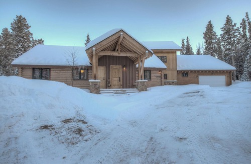 Breckenridge House | Luxury Log Cabin Home In Private Mountain Setting Just Minutes To Ski & Town