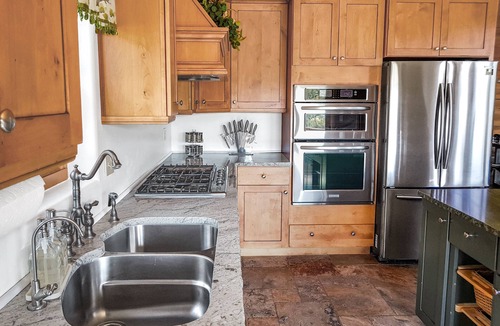 Collbran Ski Chalet | Luxury Log Home - 25 Minutes To Skiing, Boating and Trails!
