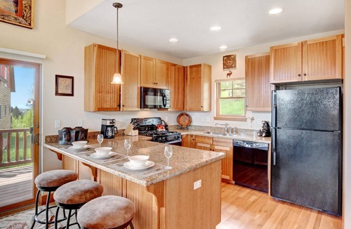 Rendezvous House | Luxury Mountain Cabin 760 I Private Hot Tub I Great Views I Best Price I Discounted Attractions