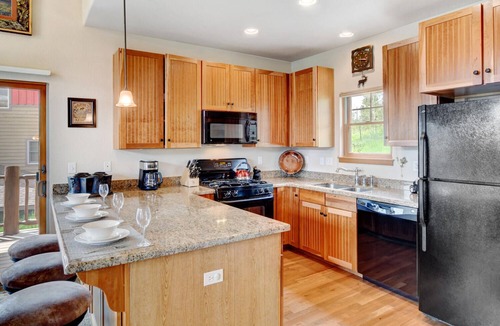 Rendezvous House | Luxury Mountain Cabin 760 I Private Hot Tub I Great Views I Best Price I Discounted Attractions