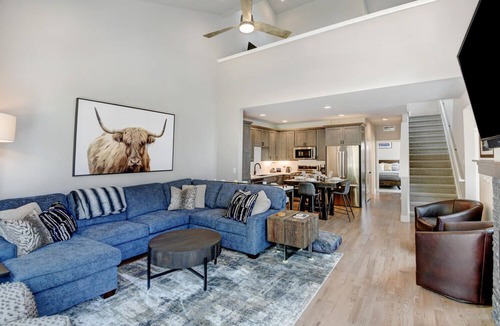 Rendezvous House | Luxury Mountain Cabin 77 I Private Hot Tub I Great Views I Best Price I Discounted Attractions