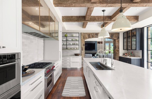 Aspen House | Luxury Mountain Retreat with Breathtaking Views and Expansive Backyard