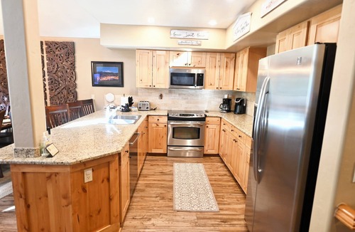 Breckenridge House | Luxury Mountain Thunder Ski-In/ski-Gondola out, walk to town, 1400 sqft townhome