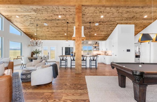 Fairplay Apartment | Luxury Off-Grid Lodge | Views, Games, Pet Friendly