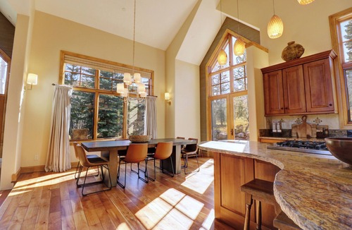 Three Peaks House | Luxury Peakside Escape - Private Hot Tub 3 Bedroom + Loft