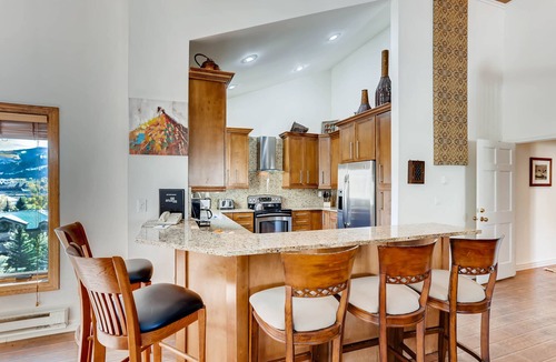 Avon Condo | Luxury Penthouse near Riverfront Gondola A808
