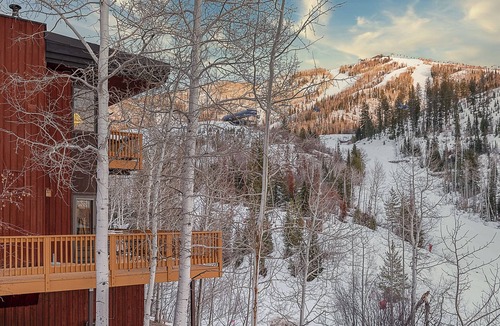 Steamboat Springs House | Luxury + Pool/Hot Tub + Ski in/Ski out - Right-O-Way Chalet