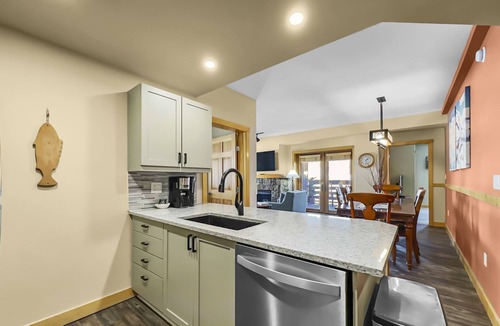 Copper Mountain Village Condo | Luxury Remodeled Condo Short Walk to Lifts Incredible View 3 Hot tubs! PP403