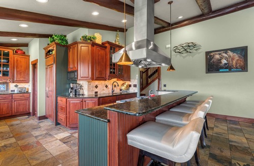 Four O'Clock House | Luxury Ski-in/out Home, Private Hot Tub & Views!
