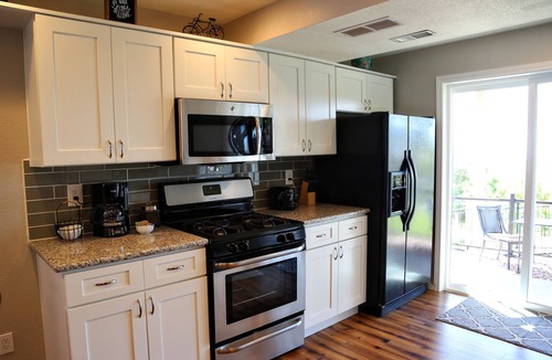 Northwest Colorado Springs Apartment | Luxury suite with kitchen, trails and lovely view