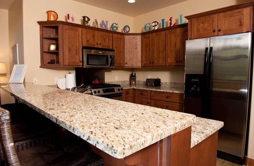 Purgatory House | Luxury Townhome - Great Views/BBQ/Shuffleboard - Heated Pool