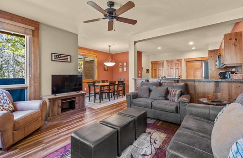 Keystone Condo | Luxury Townhome Just Steps to the Pool, The Exclusive Settlers Creek
