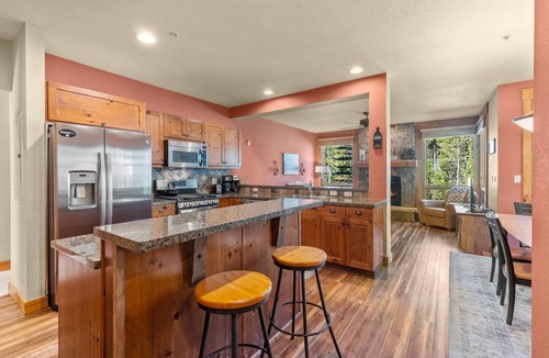 Keystone Condo | Luxury Townhome Just Steps to the Pool, The Exclusive Settlers Creek