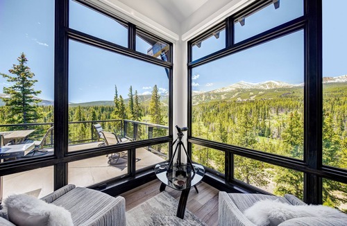 Peak 8 House | LuxuryHome Private HotTub Private Gondola Access OXYGEN System Stunning Views!