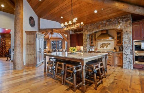 Beaver Creek House | LX 313 Strawberry Park 7 Bedroom Platinum by East West Hospitality