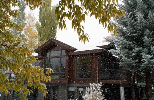 Basalt House | Magnificent Basalt Home! 15 minutes to Aspen. Perfect for One or TWO families!