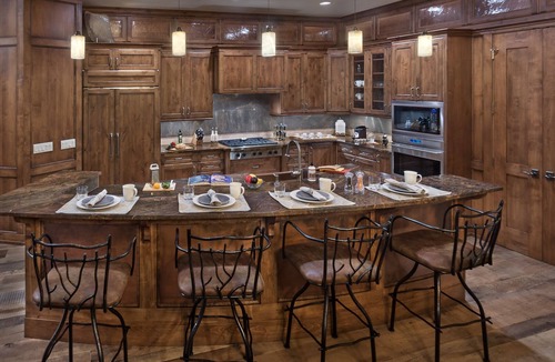 Steamboat Springs House | Magnificent Mountain Retreat + Sleeps 32 + Close to skiing - Falconhead Grande