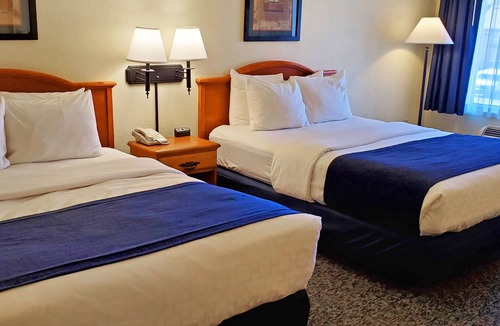 Manitou Springs Hotel | Magnuson Grand Pikes Peak