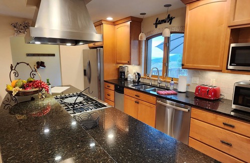 Mount Vernon House | Main floor master, gourmet kitchen, and Hot tub with amazing mountain views