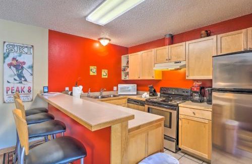 Historic District Apartment | Main St Condo in Tannhauser with Balcony!