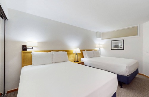 West End Cabin | Main St. gem - pool & hot tub - walk to lifts, dog-friendly, ground-floor