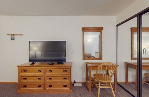 West End Cabin | Main St. gem - pool & hot tub - walk to lifts, dog-friendly, third floor