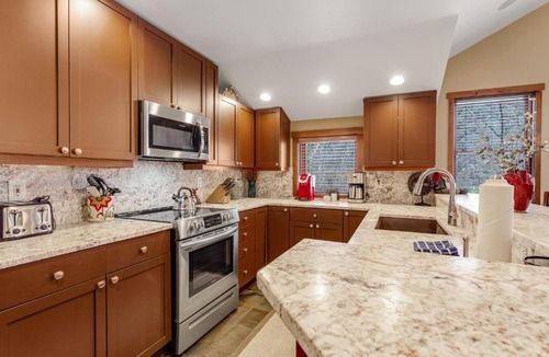 Historic District House | Main Street Perch