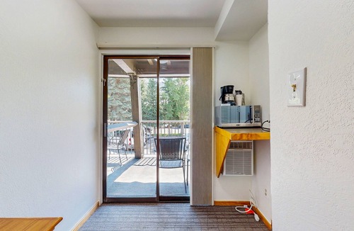 West End Apartment | Main Street room - hot tub & pool - walk to lifts, dog-friendly, balcony