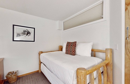 West End Cabin | Main Street stay - pool & hot tub - walk to lifts, dog-friendly, ground-floor