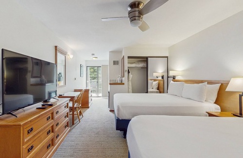 West End Cabin | Main Street stay - pool & hot tub - walk to lifts, dog-friendly, balcony