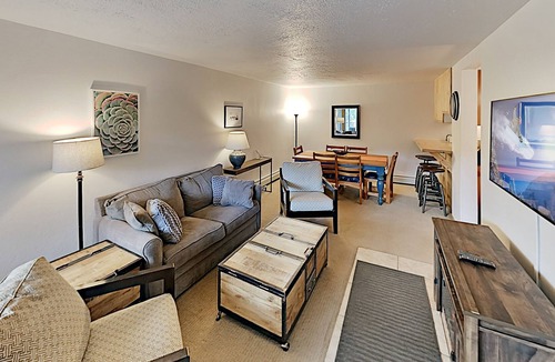 Historic District Condo | Main Street Suite w/Beautiful View of Tenmile Range, Free WiFi - Walk to Gondola
