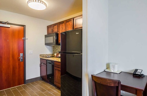 Sun Valley Hotel | MainStay Suites Near Denver Downtown