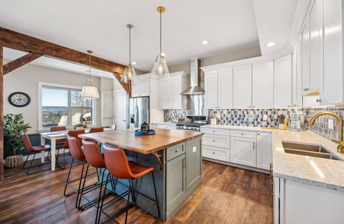 Castle Rock House | MAJESTIC SUNSET RETREAT - BREATHTAKING MOUNTAIN VIEWS!