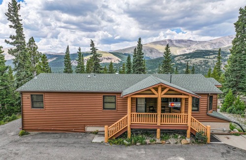 Valley of the Sun House | Major Views, Hot Tub, Games, Mountain Setting