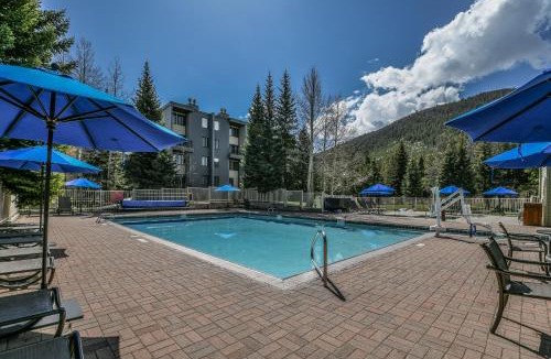 Lakeside Village House | Mall 1421 by SummitCove Lodging