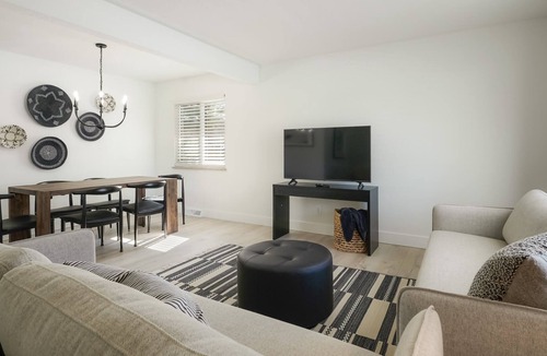 Allendale Area House | @ Marbella Lane - 5BR Stylish and Modern Home