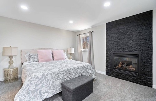 Arvada Plaza Area House | @ Marbella Lane - Modern 4BR Oasis near Olde Town