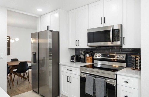 Northwest Arvada House | Marbella - Modern 4-BR Retreat Chef's Kitchen