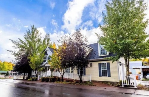 Creede House | Mayfly Manor 3-bedroom townhome in charming Creede Colorado