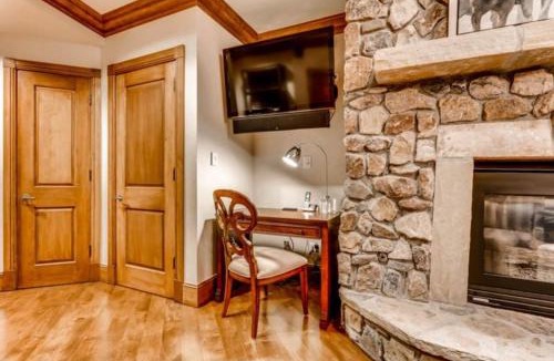 Highlands Townhomes Apartment | McCoy Peak 201 by East West Hospitality