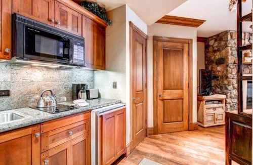 Highlands Townhomes Apartment | McCoy Peak 201 by East West Hospitality