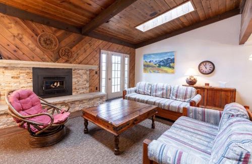Intermountain Apartment | Meadow Creek Townhome by Vail Realty