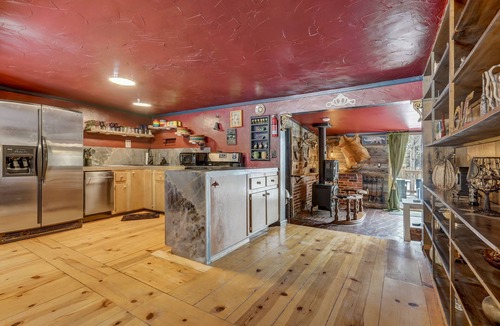 Florissant House | Medieval Manor