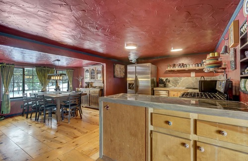Florissant House | Medieval Manor